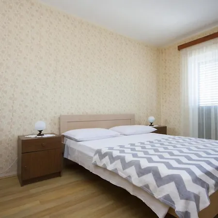 Apartments By The Sea Brodarica, Sibenik - 5736 Brodarica (Sibenik-Knin)