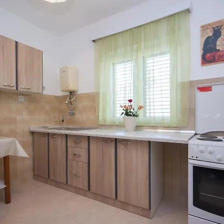 Apartman By The Sea Brodarica, Sibenik - 5736 *