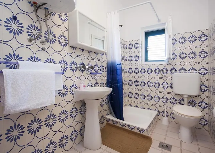 Apartments By The Sea Brodarica, Sibenik - 5736 Brodarica (Sibenik-Knin)